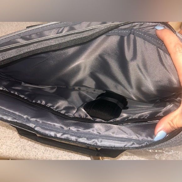 Lenovo Business Casual 15.6 Inch Topload Notebook Carrying Case 4X40X54259 *NEW* - Picture 5 of 6